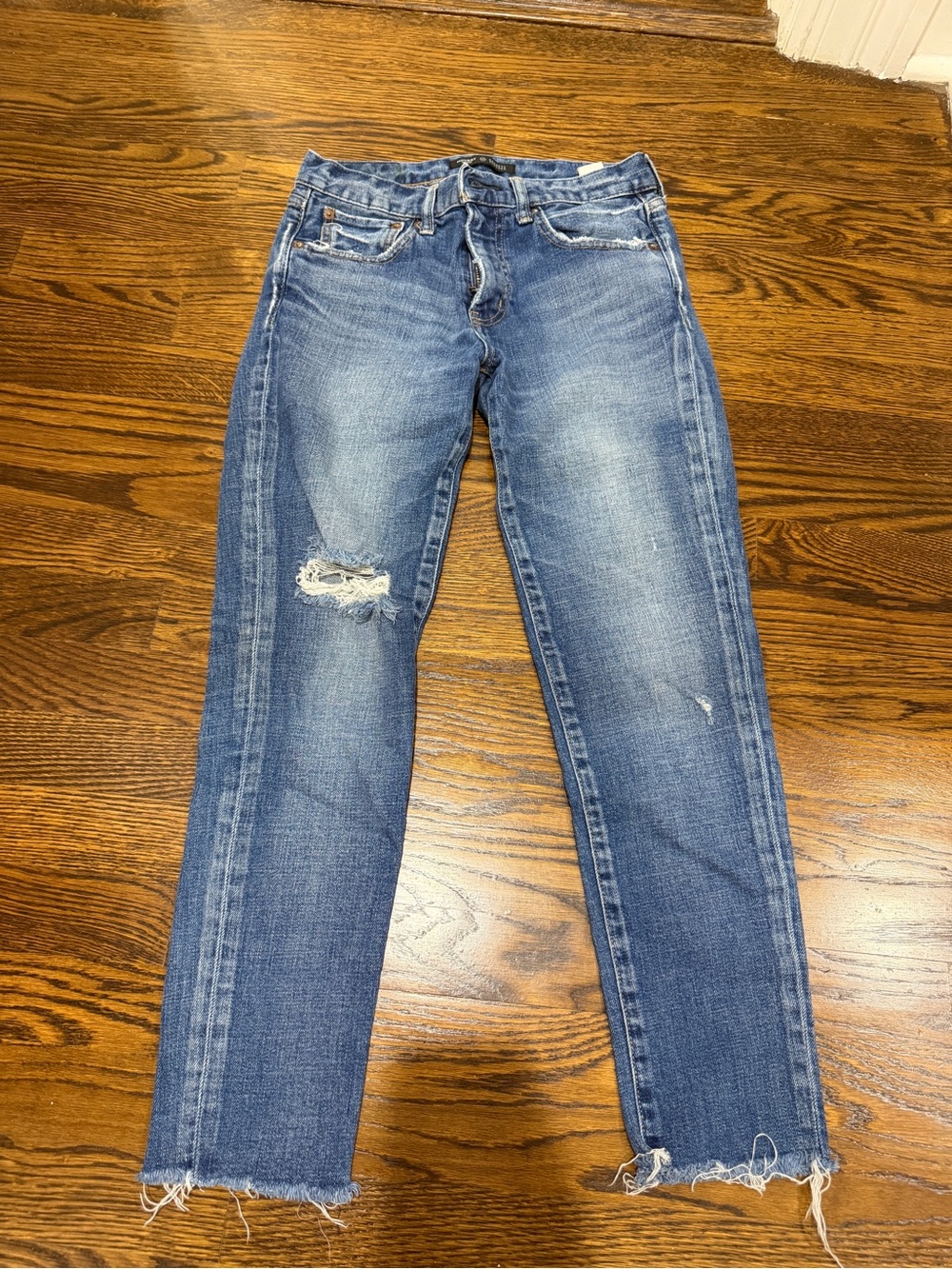 Moussy Women’s Blue Slim Fit Distressed Jeans, size 26